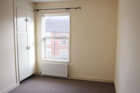 2 bedroom terraced house to rent, Manthorpe Road, Grantham NG31