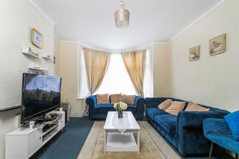 3 bedroom terraced house for sale, Carnarvon Road, London E10