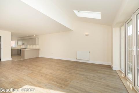 3 bedroom semi-detached house to rent, Jackson Bacon View, Chelmsford CM1