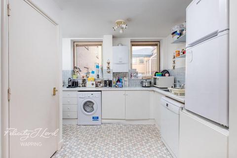 2 bedroom flat to rent, Tamarind Yard, Wapping