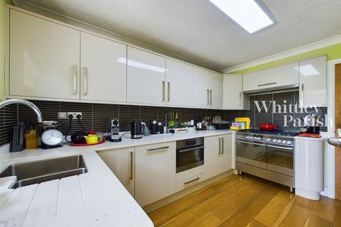4 bedroom detached house for sale, The Bailiwick, Norwich NR16