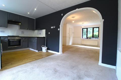 4 bedroom link detached house to rent, Hunters Oak, Hemel Hempstead, Hertfordshire, HP2 7SX