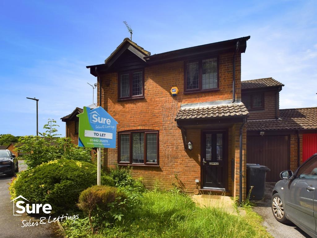 Hunters Oak, Hemel Hempstead... 4 bed link detached house - £2,000 pcm