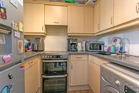 2 bedroom maisonette for sale, Maplin Park, Langley SL3