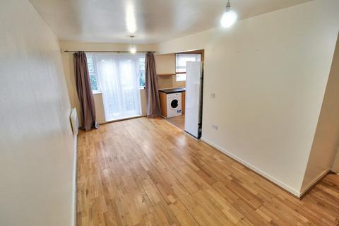 2 bedroom flat for sale, Warren Way, Edgware, HA8