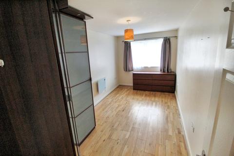 2 bedroom flat for sale, Warren Way, Edgware, HA8