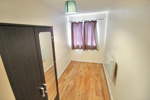 2 bedroom flat for sale, Warren Way, Edgware, HA8