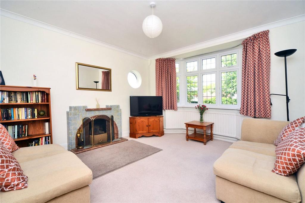 Roundwood Way, Banstead, Surrey, SM7 3 bed detached house for sale £