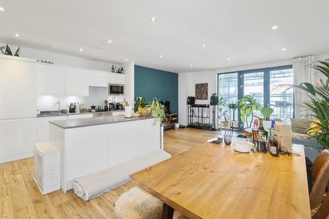 2 bedroom apartment for sale, Roach Road, London, E3 2LX