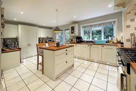 5 bedroom detached house for sale, Rodborough Road, Dorridge, B93