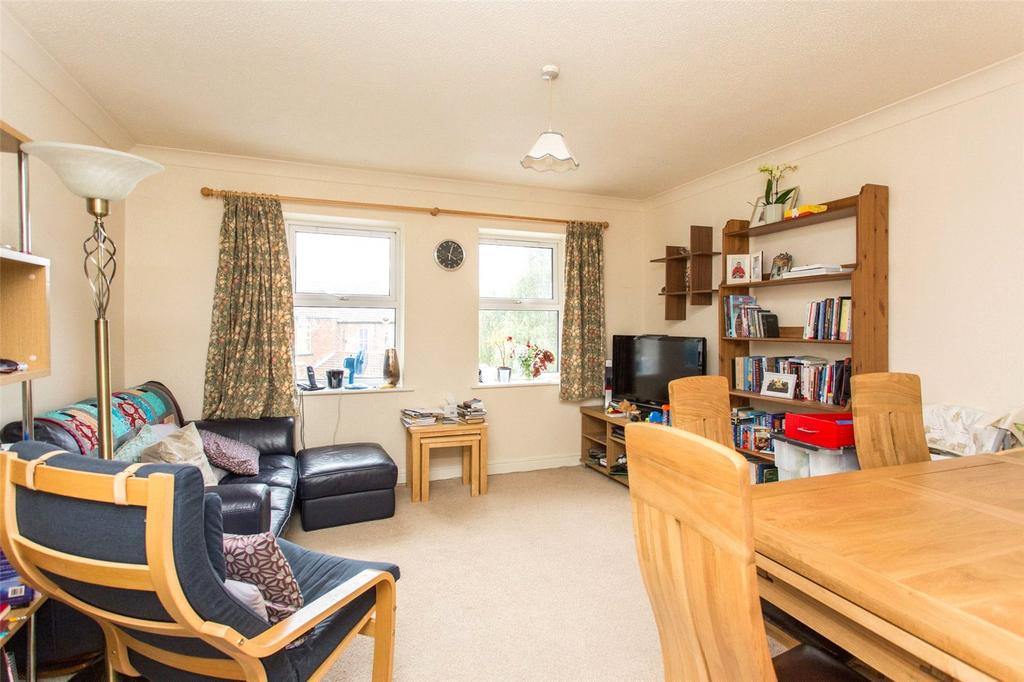 Barbican Mews, Heslington Road, York... 2 bed flat to rent £925 pcm