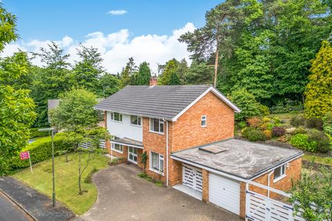 4 bedroom detached house for sale, Prior Croft Close, Camberley