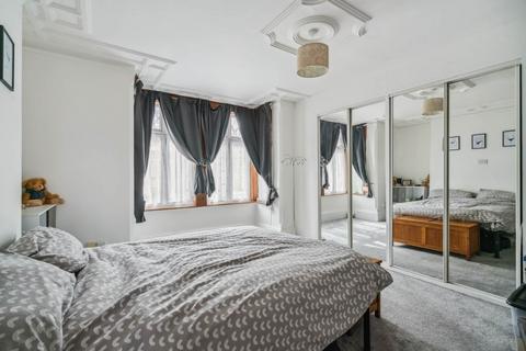 1 bedroom flat for sale, Glencoe Road, Bushey Village