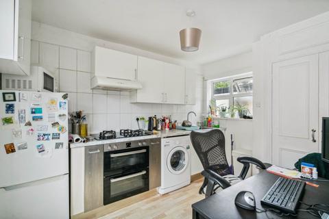 1 bedroom flat for sale, Glencoe Road, Bushey Village