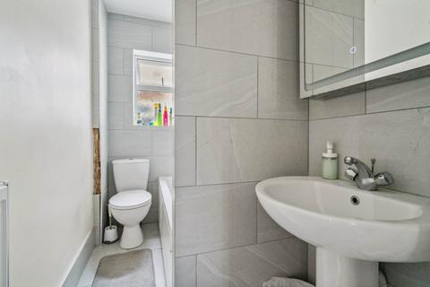 2a Glencoe Road, Bushey, WD23 3DS