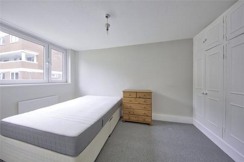 3 bedroom maisonette to rent, Jacobson Court, SW11