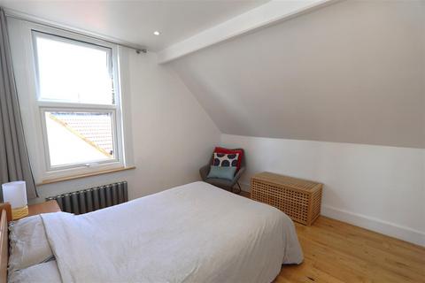 3 bedroom apartment for sale, Avondale Road, South Croydon