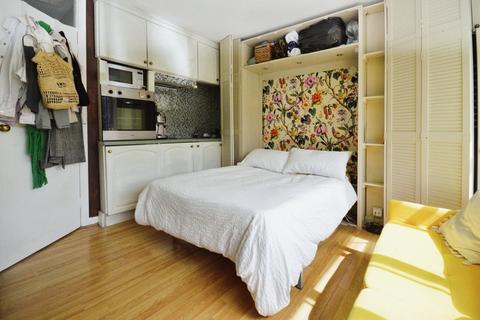 Studio for sale, Craven Terrace, London W2