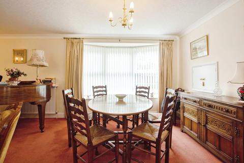 2 bedroom flat for sale, Cherry Tree Lane, Nottingham NG12