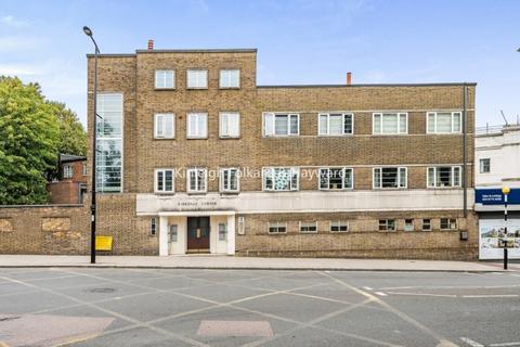 3 bedroom apartment to rent, Westwood Hill London SE26