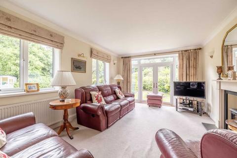 3 bedroom bungalow for sale, Elmcroft, Datchet SL3