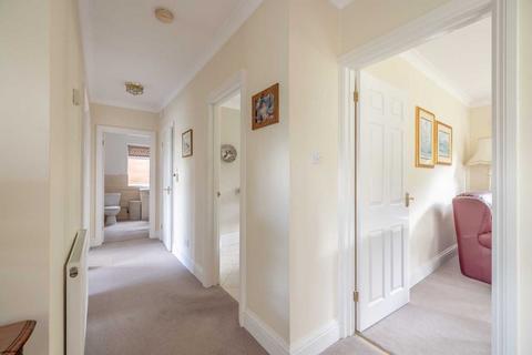 3 Elmcroft, Datchet, Slough, SL3 9DS