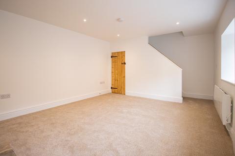 2 bedroom end of terrace house to rent, London Street, Whissonsett