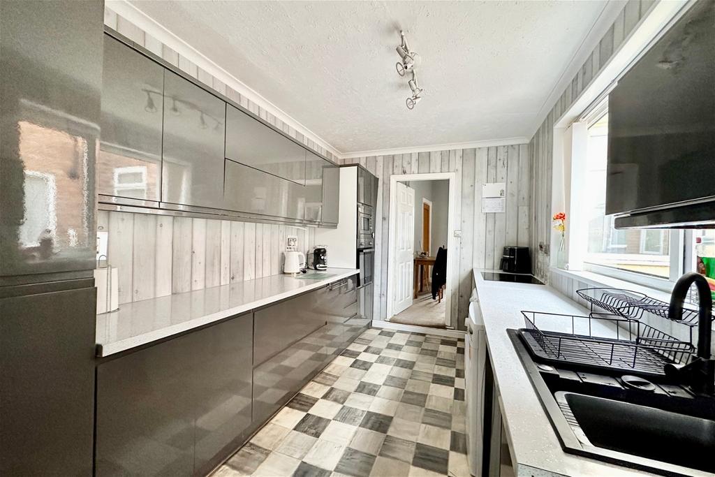 Hull Road, Hull HU12 3 bed terraced house for sale £130,000