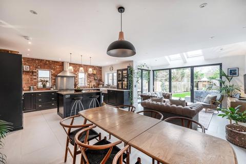 undefined, Surrey Gardens, Effingham Junction, KT24