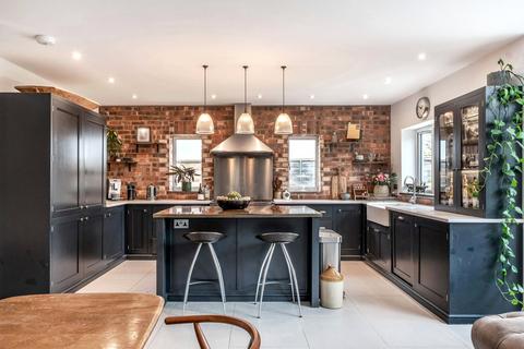 undefined, Surrey Gardens, Effingham Junction, KT24