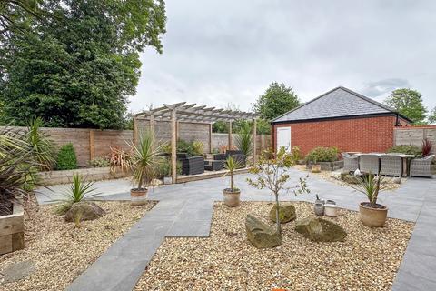 undefined, Strawberry Fields, 5 NG23