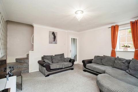 14 Hamilton Mead, Bovingdon, Hemel Hempstead, HP3 0JF