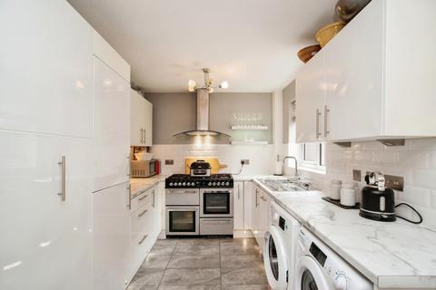 14 Hamilton Mead, Bovingdon, Hemel Hempstead, HP3 0JF