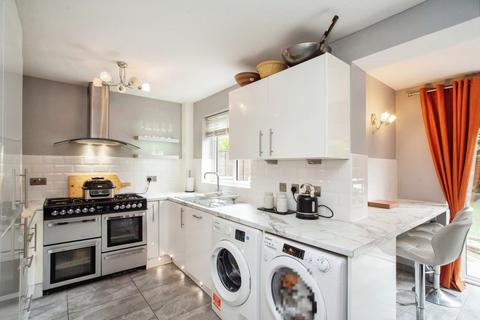 14 Hamilton Mead, Bovingdon, Hemel Hempstead, HP3 0JF