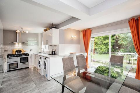 14 Hamilton Mead, Bovingdon, Hemel Hempstead, HP3 0JF
