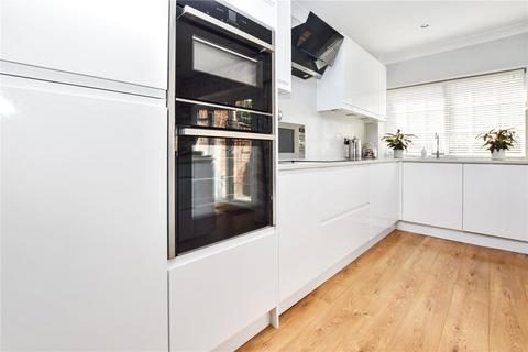 22 Gainsborough Square, Bexleyheath, DA6 8BU