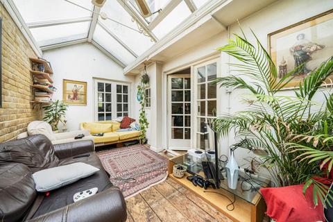 4 bedroom terraced house for sale, Claylands Road, Oval