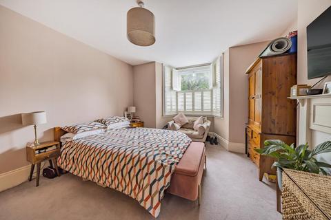 2 bedroom flat for sale, Surrey Square, Walworth