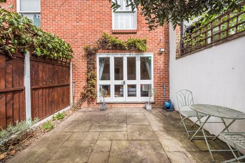 3 bedroom terraced house to rent, Hazledene Road, Chiswick W4