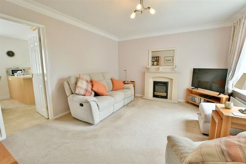 3 bedroom semi-detached house for sale, Leasyde Walk, Fellside Park, Whickham