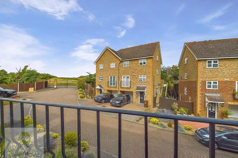 3 Dillywood Fields, Rochester, ME3 8EY