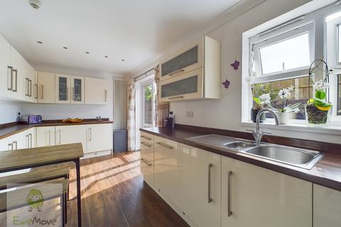 3 Dillywood Fields, Rochester, ME3 8EY