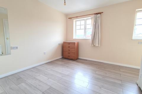 2 bedroom terraced house to rent, Garrison Close, Hounslow, TW4