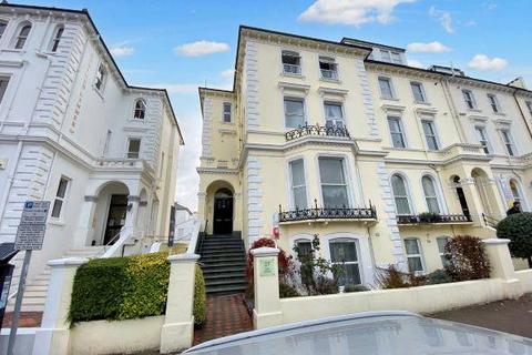 2 bedroom flat for sale, Hyde Gardens, Eastbourne BN21