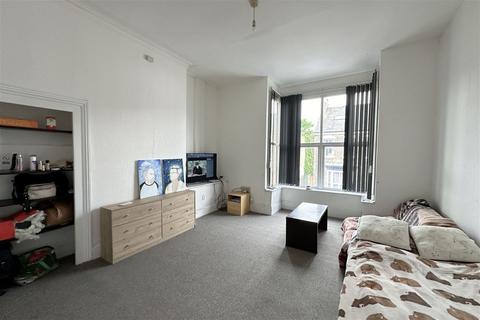 4 bedroom block of apartments for sale, Albany Street, Hull HU3