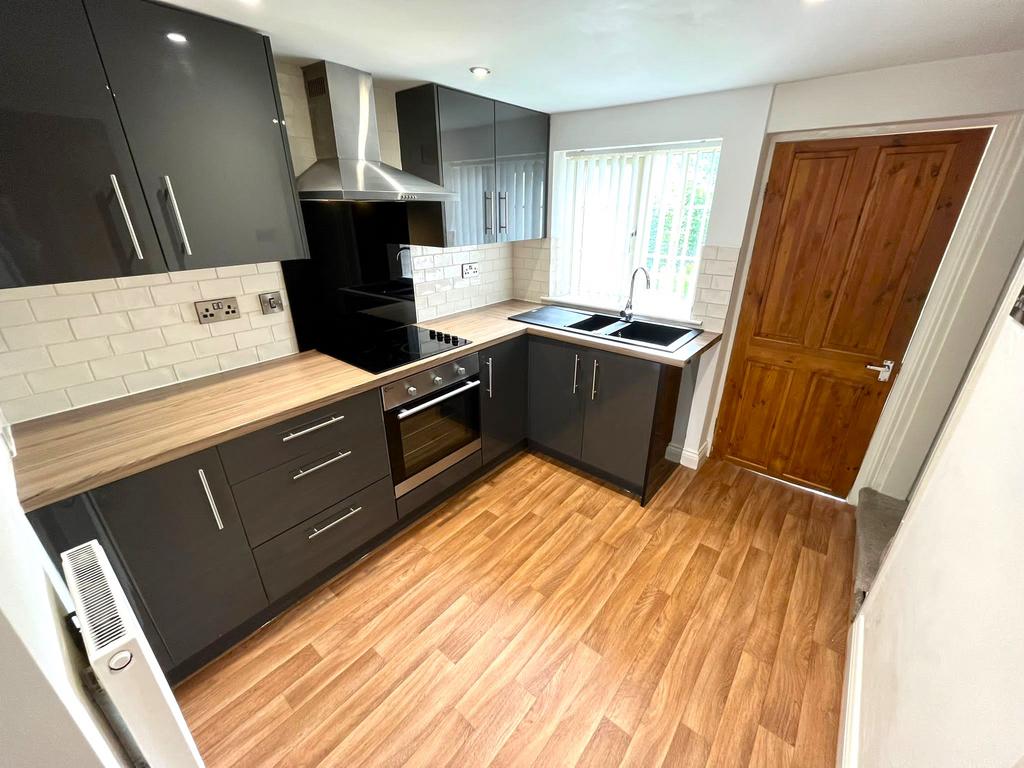 Easthorpe Street, Ruddington... 2 bed terraced house to rent £900 pcm