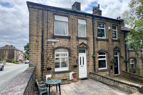 3 bedroom end of terrace house for sale, Spark Street, Huddersfield HD3