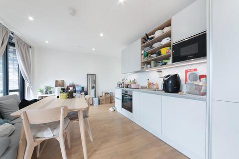 Studio to rent, Peppercorn Court, Alberfeldy Village, London, E14