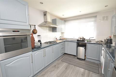 17 Cottingley Approach, Leeds, LS11 0HQ