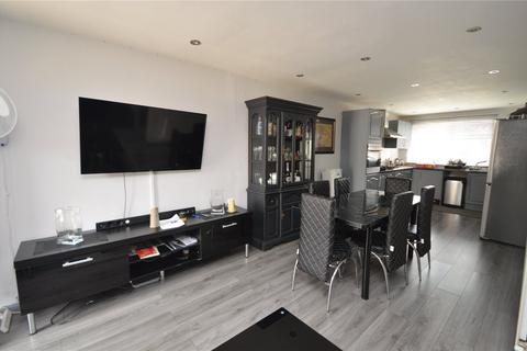 17 Cottingley Approach, Leeds, LS11 0HQ